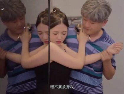 เจ้าของบ้านเซ็กซี่ได้รับการจัดสรรอย่างโหดร้ายโดยเพื่อนบ้านเก่า
