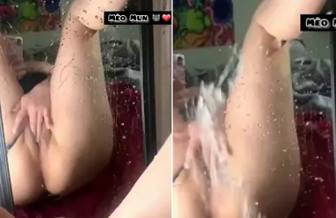 การรักกับพี่สาวของฉันขายอสังหาริมทรัพย์บนโซฟา