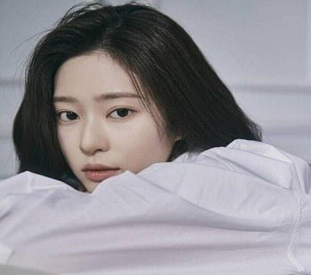 Minju มีหน้าอกที่เซ็กซี่มาก