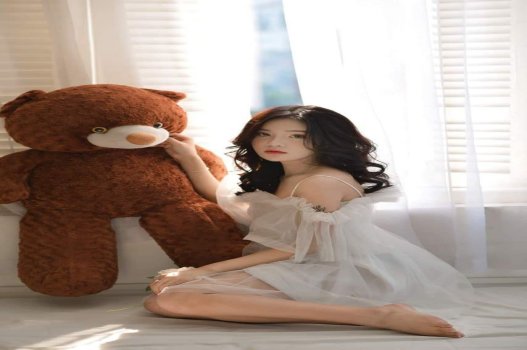 Thu Ngo ได้เปิดเผยภาพเซ็กซี่ของแฟนของเธอที่ค้นพบ